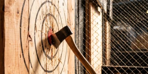 Axe throwing target